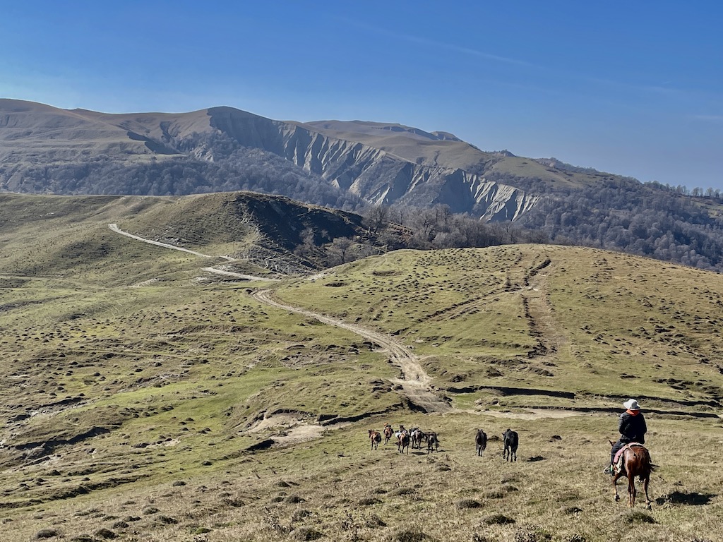 Gombori Géorgie Georgia horseback riding rando cheval équestre desert udabno monastère monastery